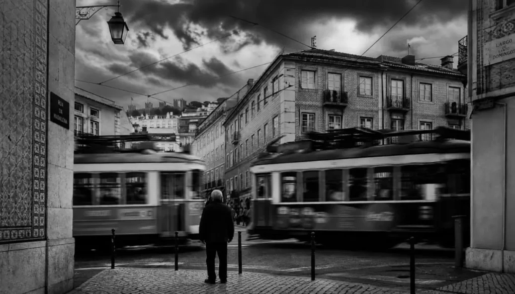 Fujifilm X100VI tram motion blur street photo f/8 1/60s